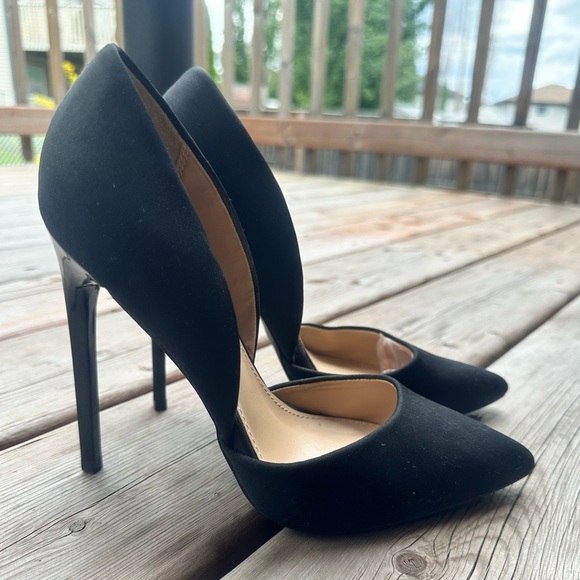 JustFab pointy toed black heels - Picture 2 of 5